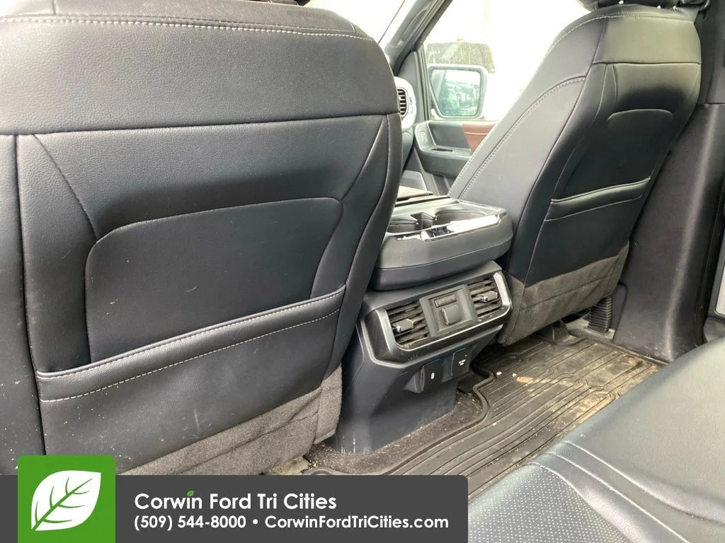 Used 2022  Ford  image 8
