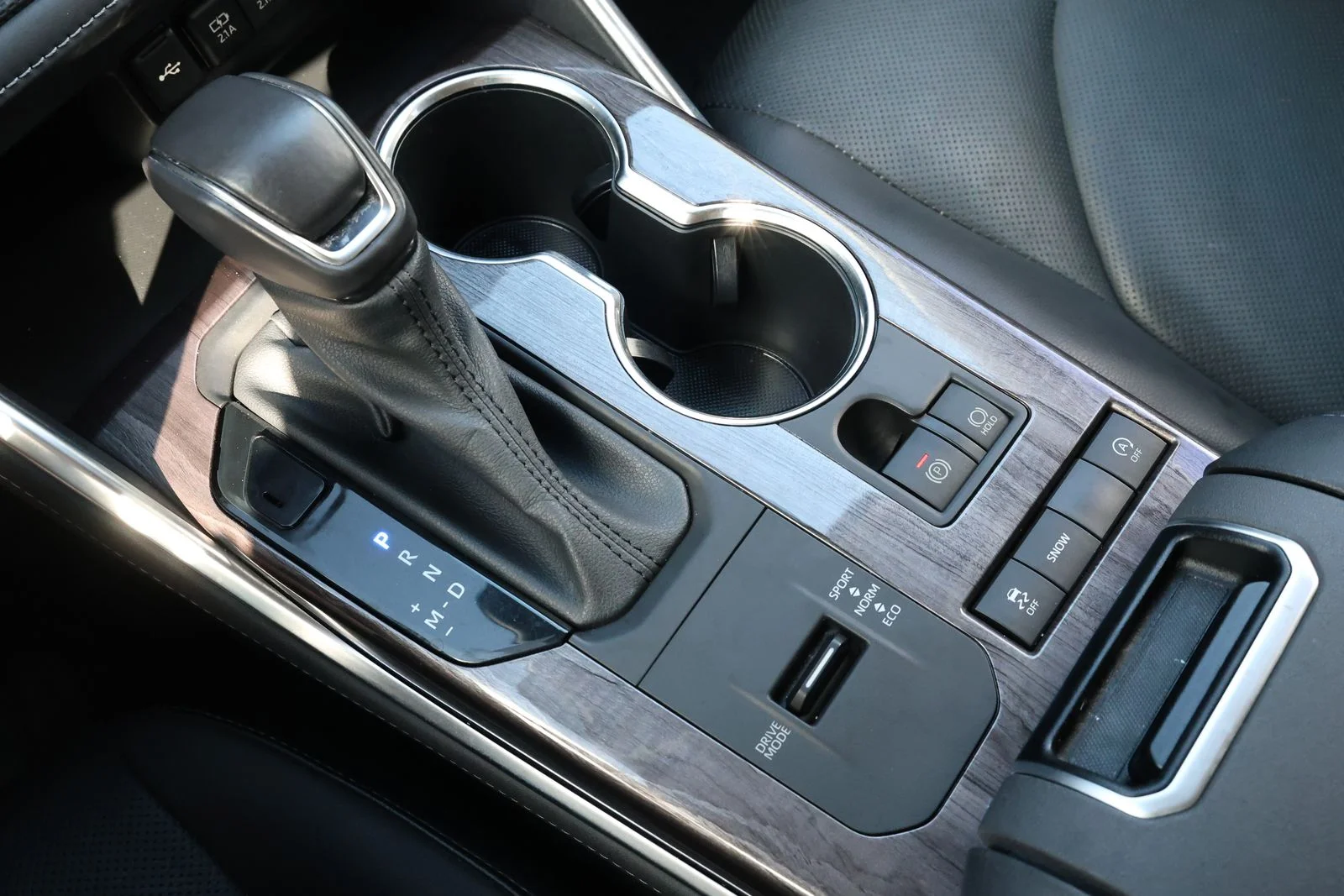 Used 2021 Black Toyota Platinum image 26