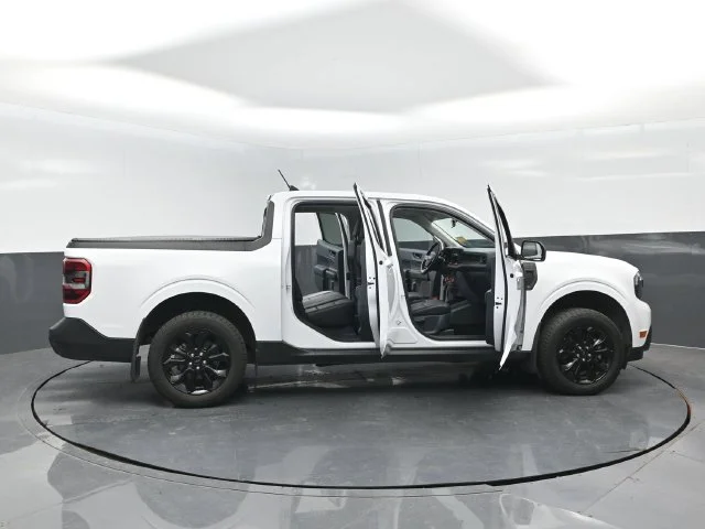 Certified Used 2024 Oxford White Ford Lariat image 65