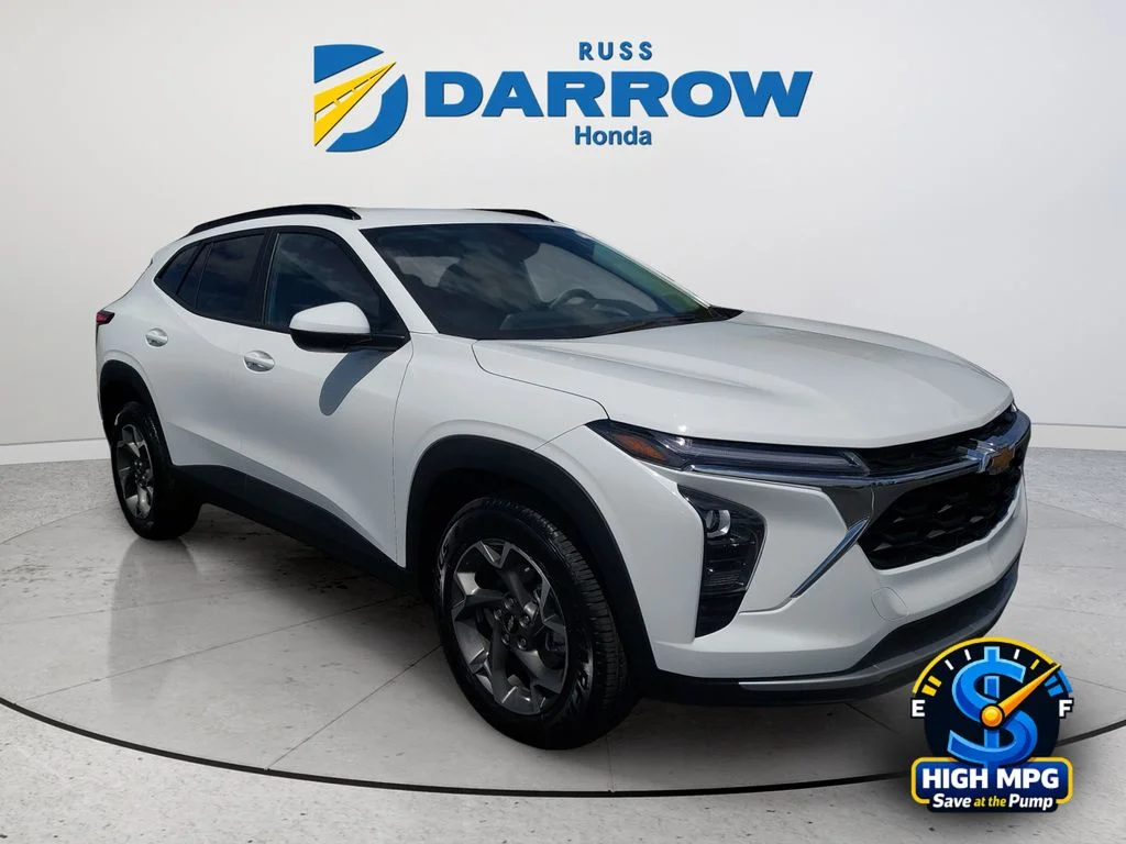 Used 2025 White Chevrolet LT image 7