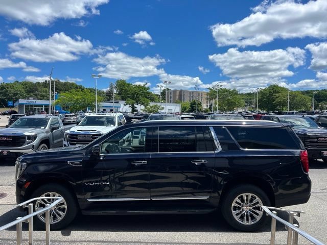 Used 2022 Midnight Blue Metallic GMC SLT image 6