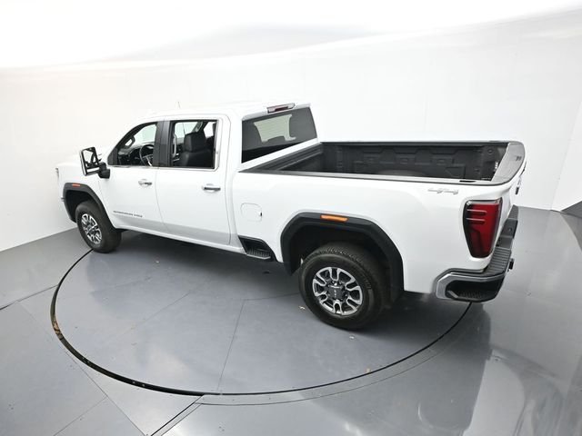 Used 2025 White GMC SLT image 42