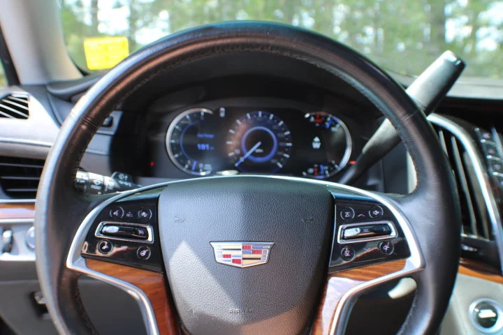 Used 2016 DARK GRANITE METALLIC Cadillac Premium Collection image 9