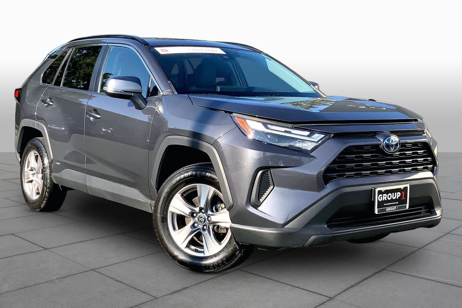Used 2022 Magnetic Gray Metallic Toyota Hybrid XLE image 5