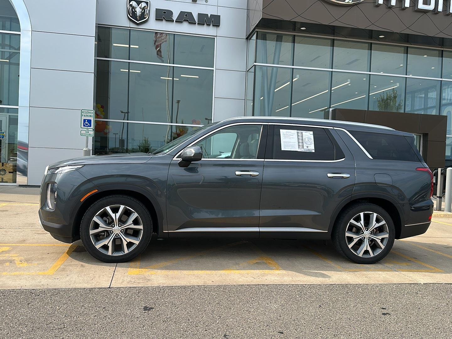 Used 2021 Hyundai Palisade SEL with VIN KM8R4DHE4MU181486 for sale in Kansas City