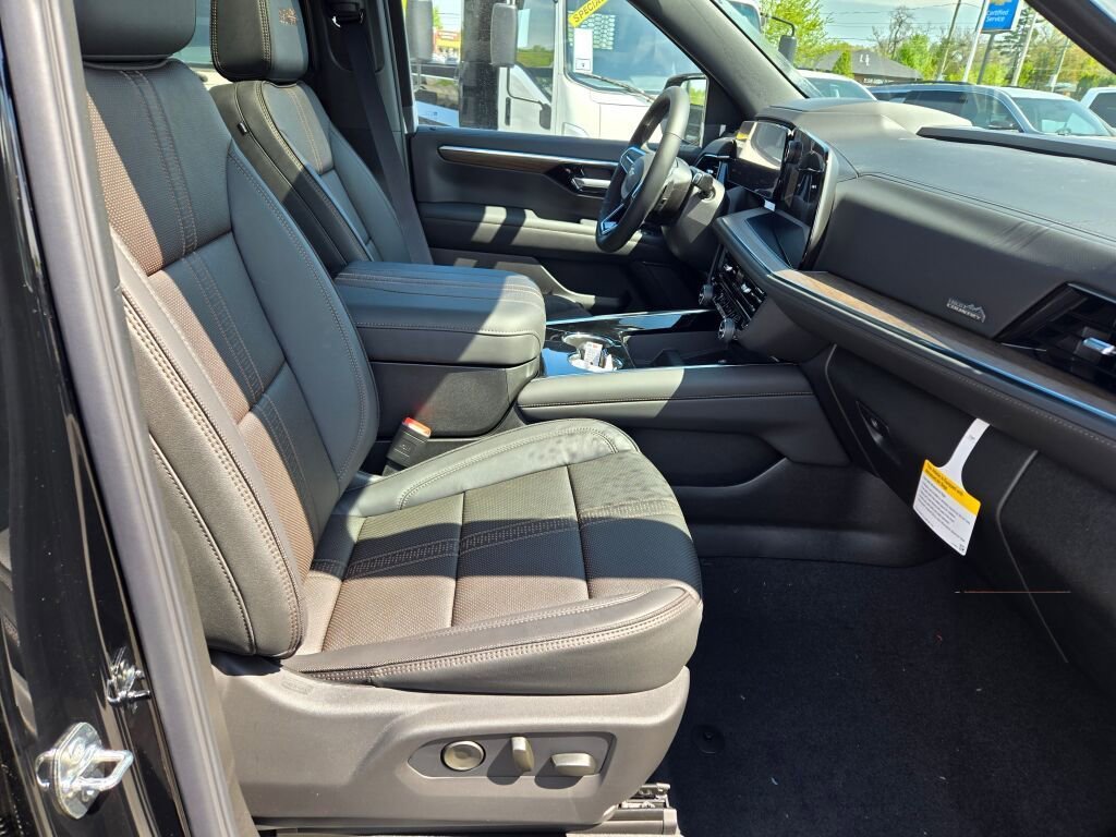 2026 Chevrolet Suburban High Country - Photo 4