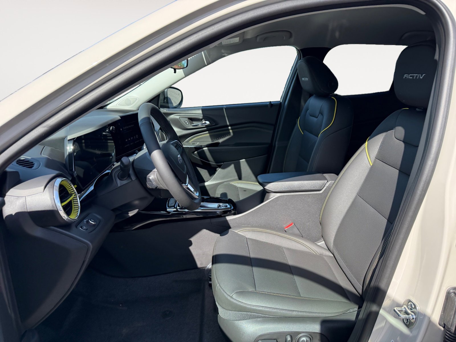 2026 Chevrolet Trax Activ - Photo 10