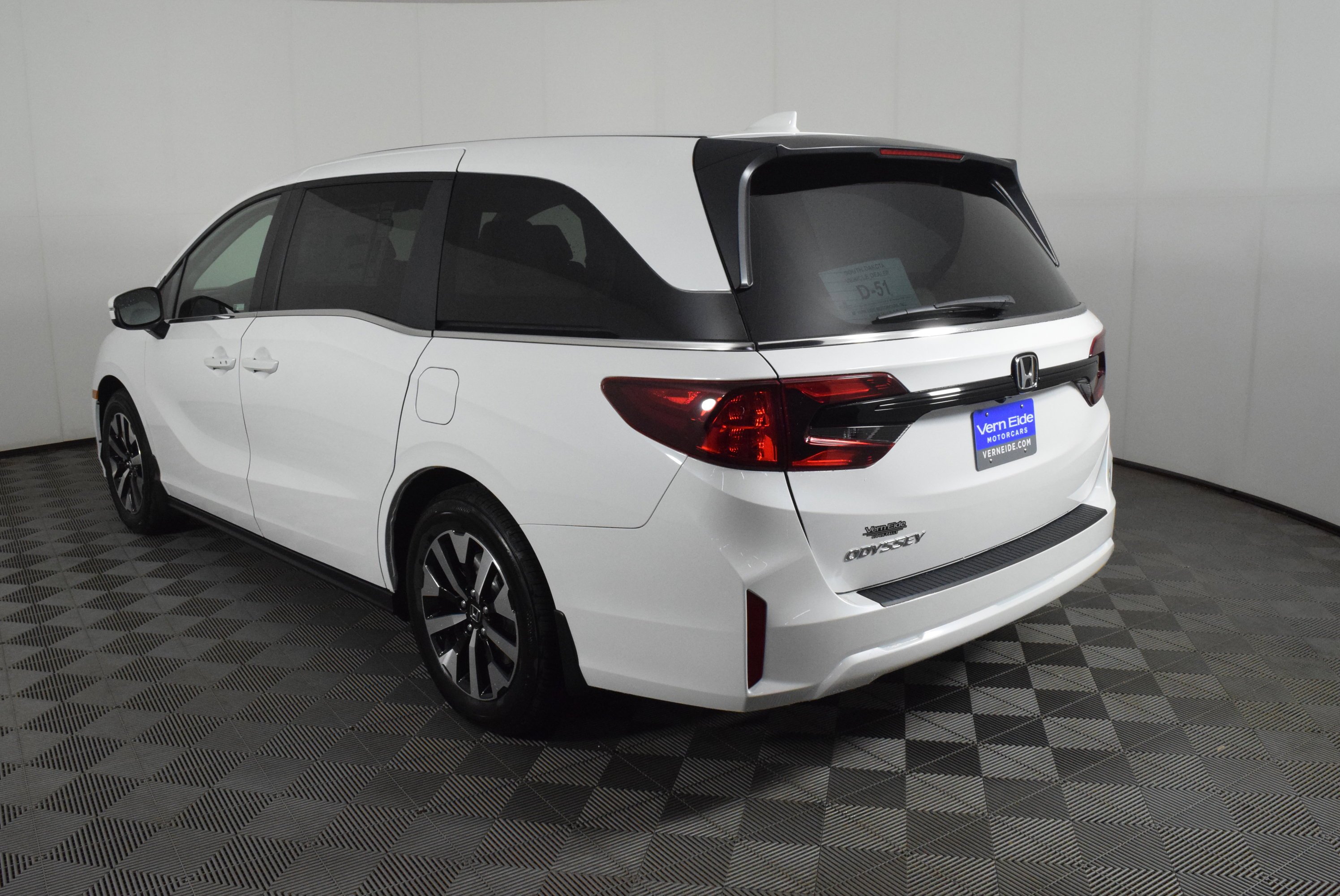 New 2026 Platinum White Pearl Honda EX-L image 8