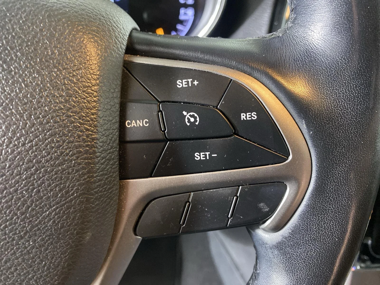 Used 2020 Diamond Black Crystal Pearlcoat Jeep Limited image 16