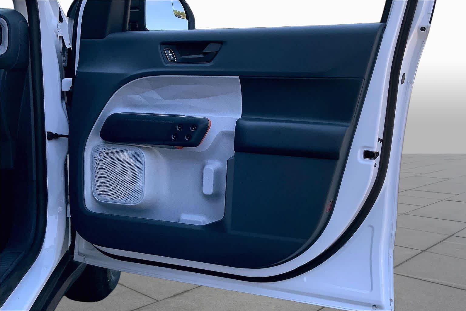 Used 2024 Oxford White Ford XLT image 22