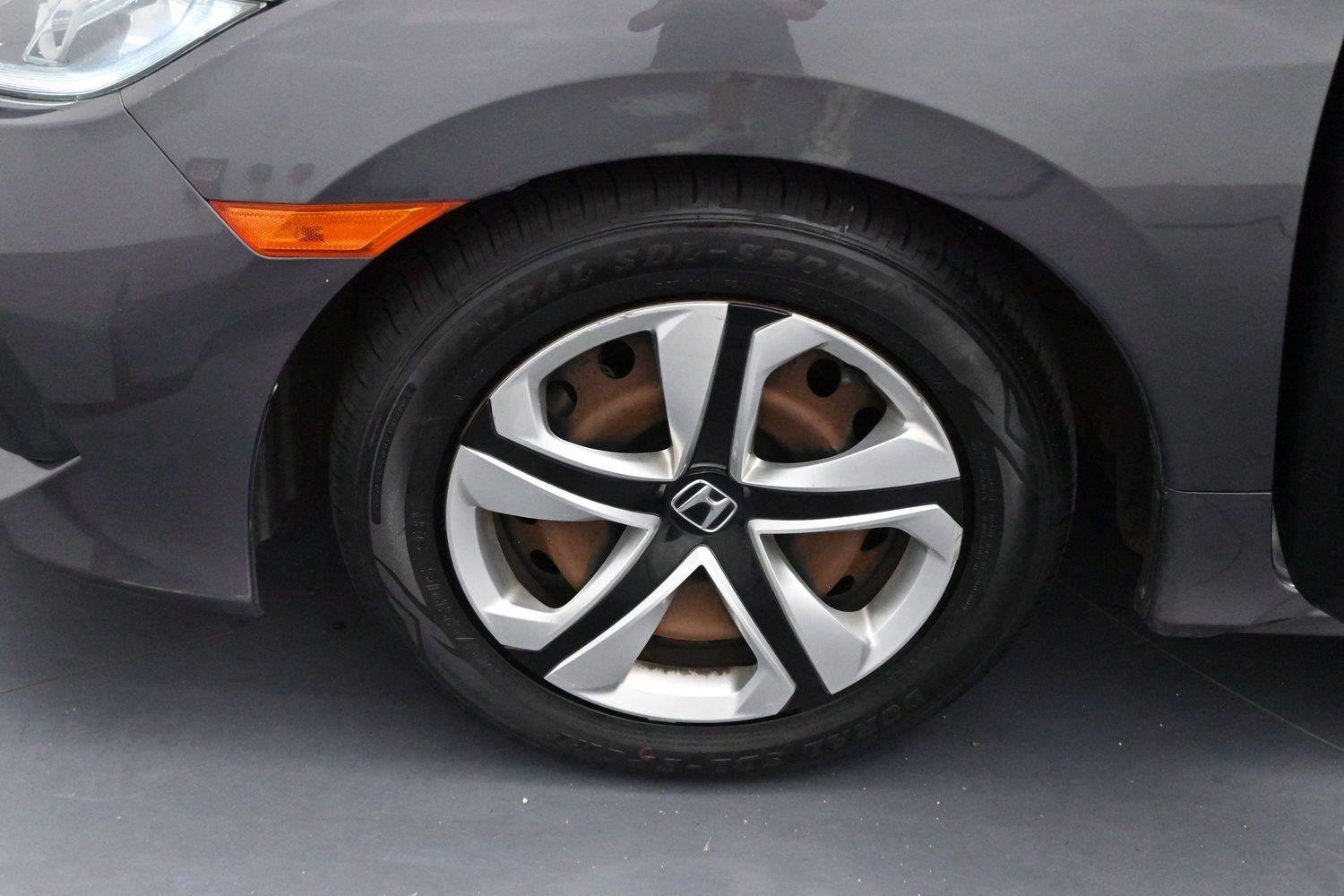 Used 2018 Modern Steel Metallic Honda LX image 26