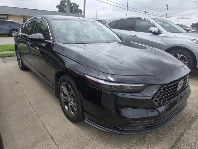 Used 2023 Crystal Black Pearl Honda EX image 5