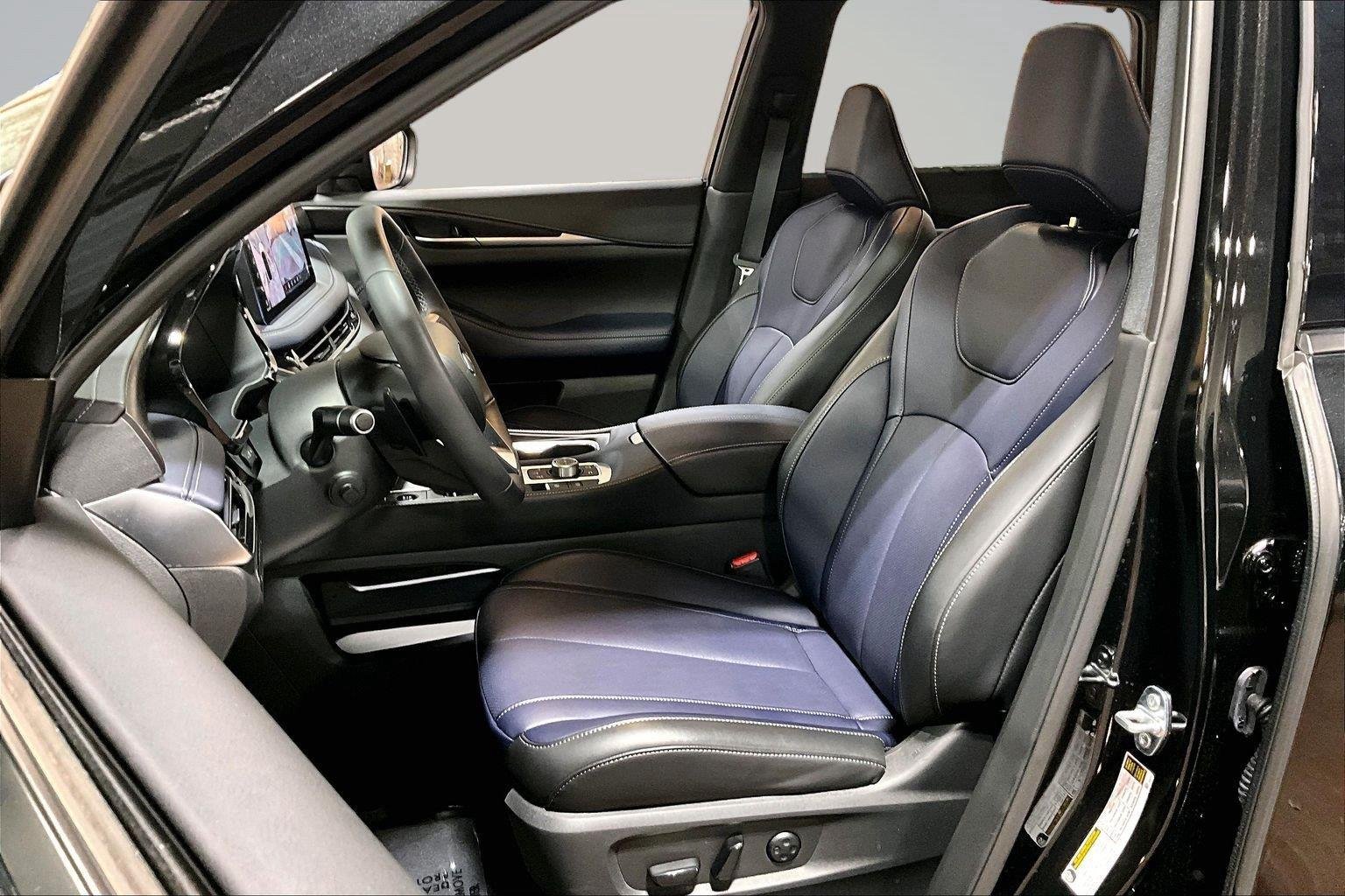 Used 2026 Mineral Black INFINITI SPORT image 26