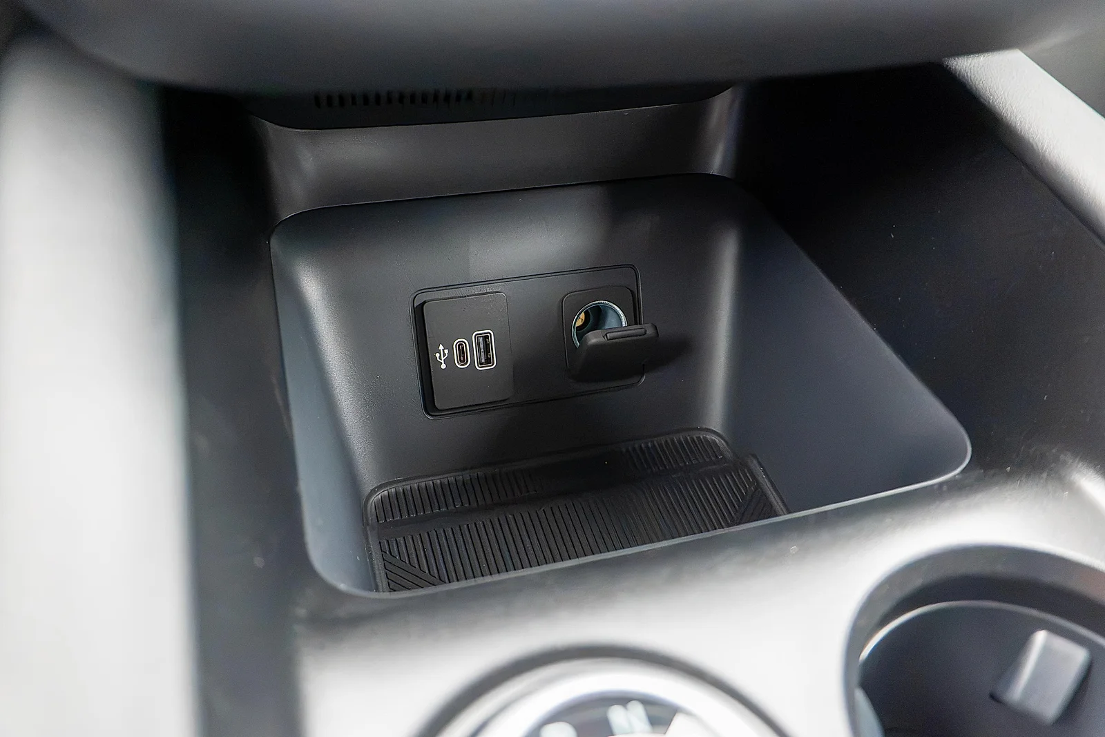 New 2026 Agate Black Metallic Ford Tremor® image 25
