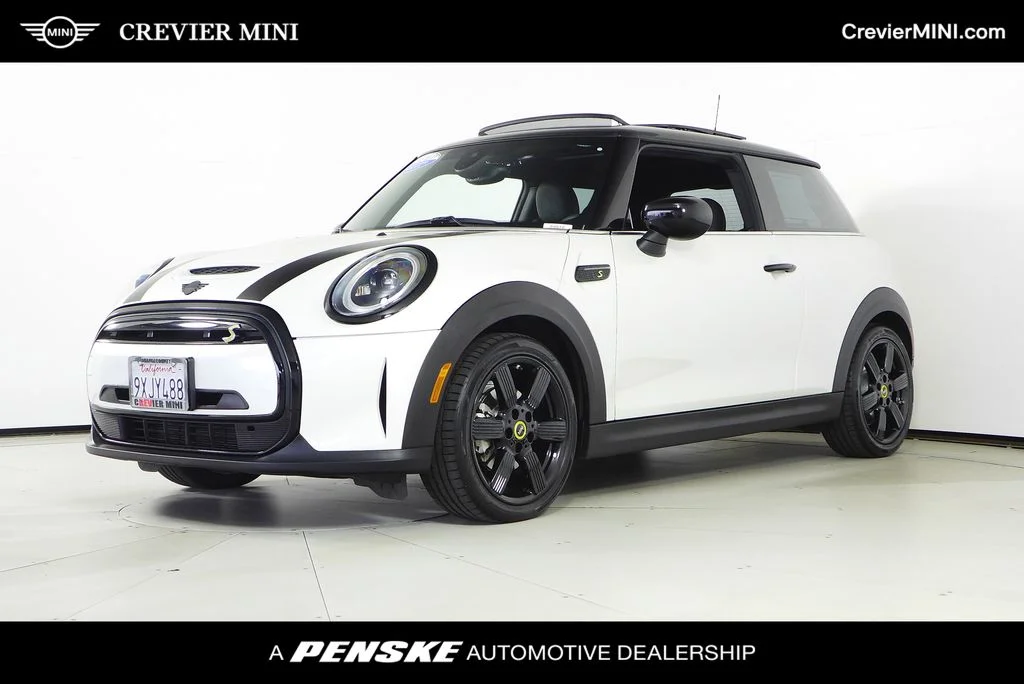 2024 MINI Hardtop Cooper SE's photo