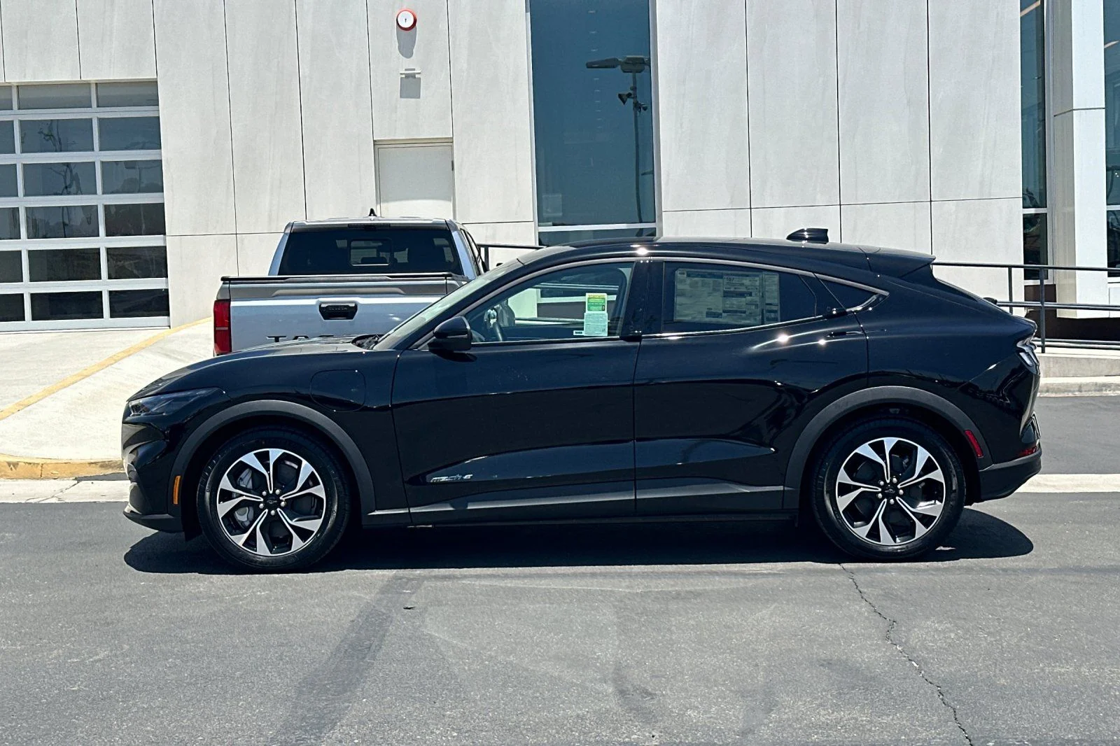 New 2026 Black Ford Select image 6