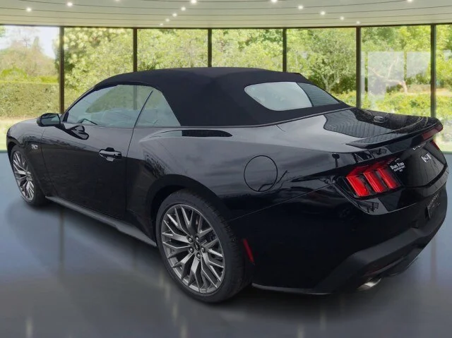 2025 Ford Mustang GT Premium Convertible - Photo 11