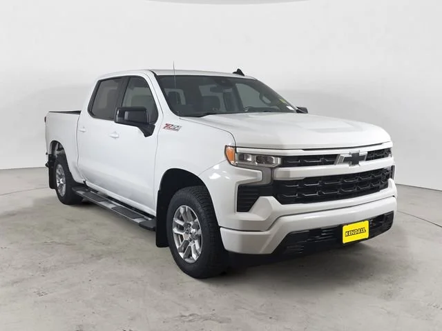 Used 2022 Summit White Chevrolet RST image 5