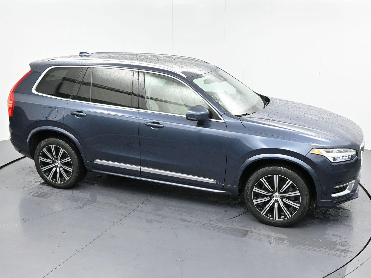 Used 2023 Denim Blue Metallic Volvo Plus image 37