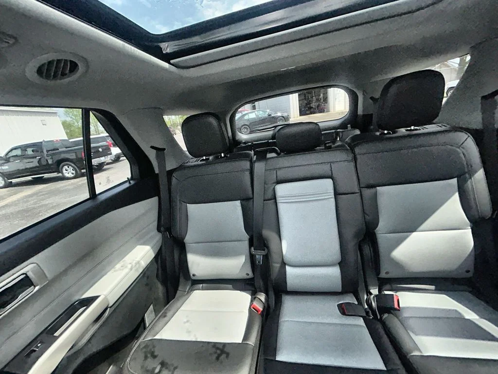 Used 2023 Green Ford XLT image 31