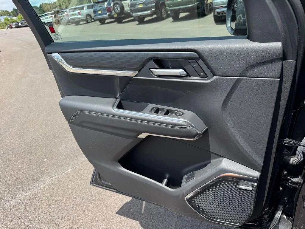 Used 2025 Black GMC Elevation image 21