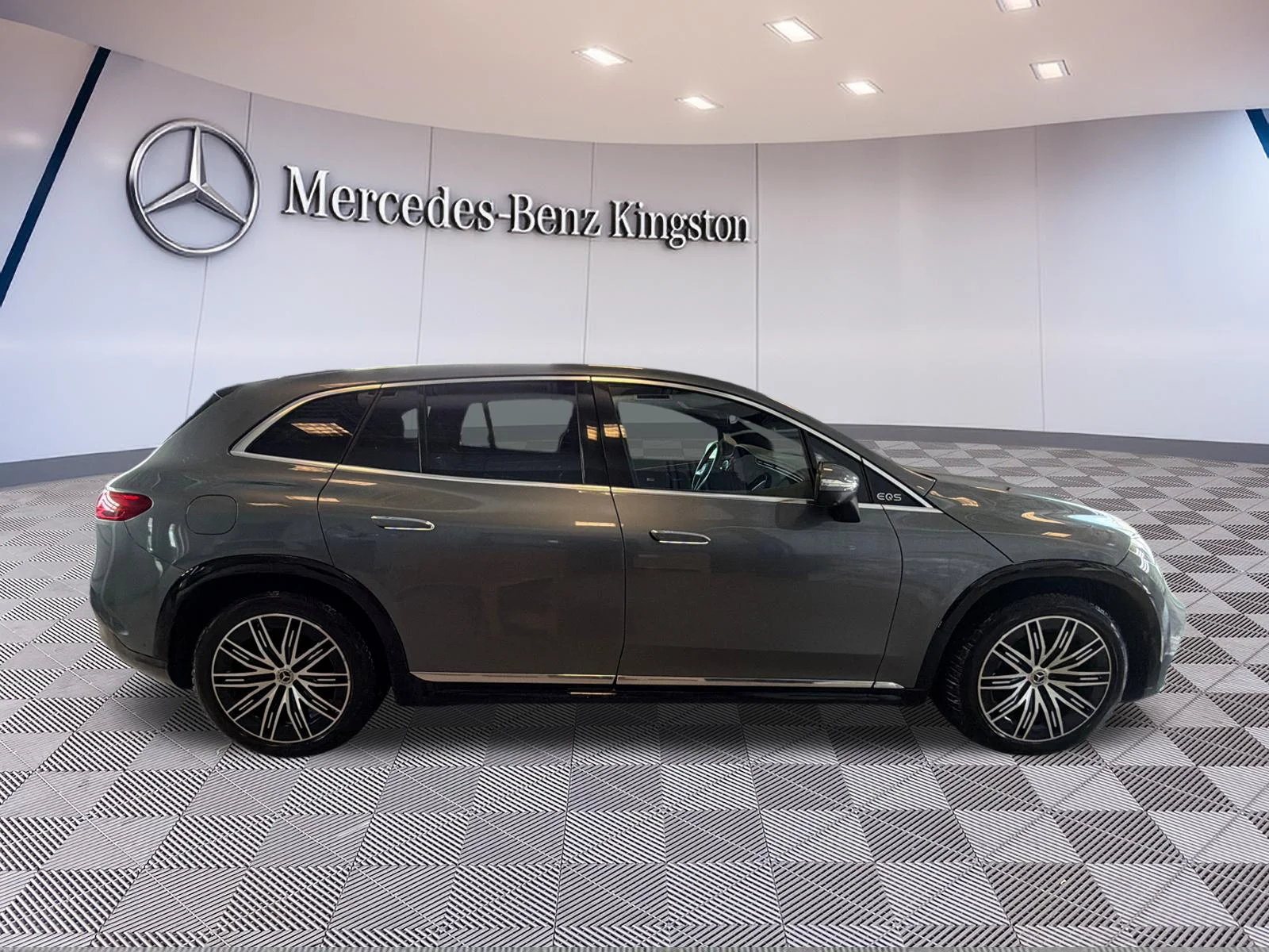 Certified Used 2023 Grey Mercedes-Benz EQS 580 image 4
