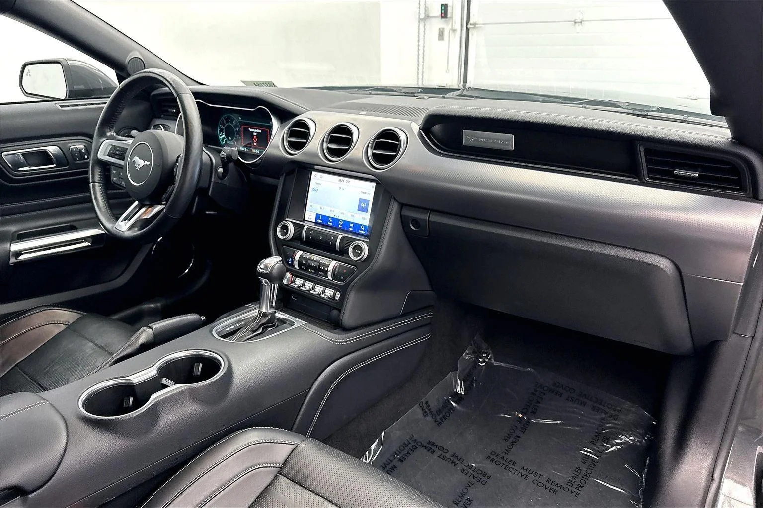 Used 2019 Magnetic Metallic Ford GT Premium image 23