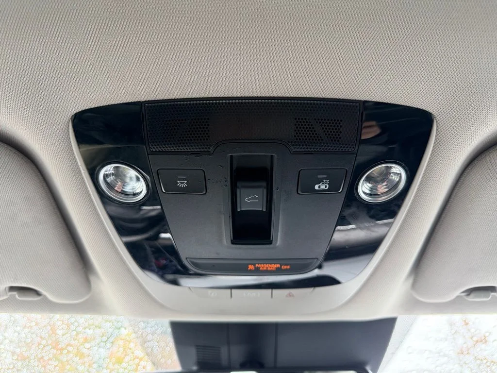 Used 2022 Passion Red Kia EX image 28