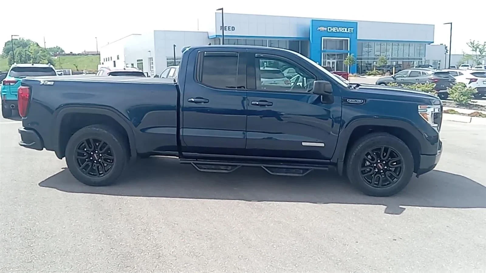 Used 2022 GMC Sierra 1500 Limited Elevation with VIN 1GTR9CED0NZ197524 for sale in Kansas City