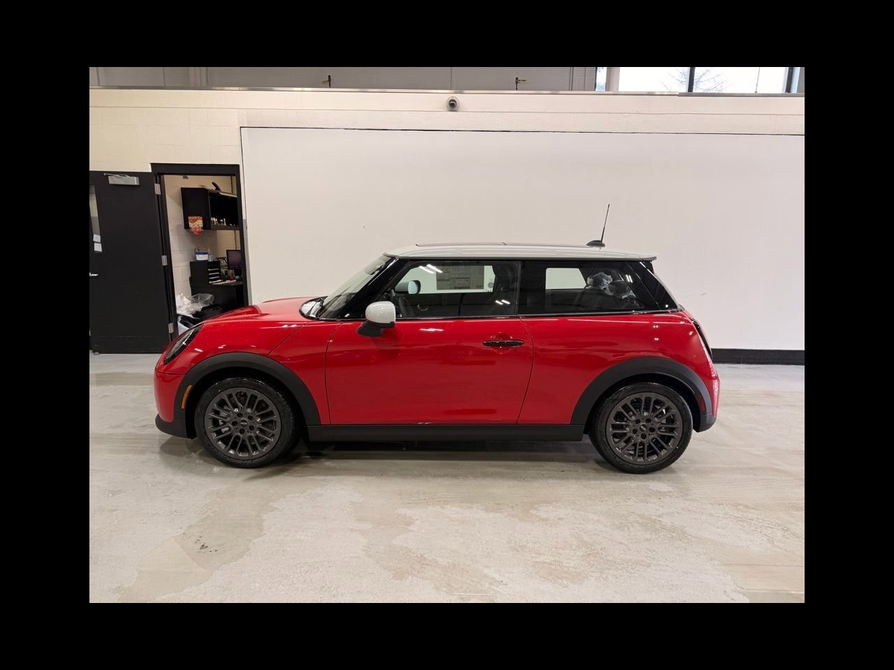New 2026 Chili Red II MINI ICONIC image 2