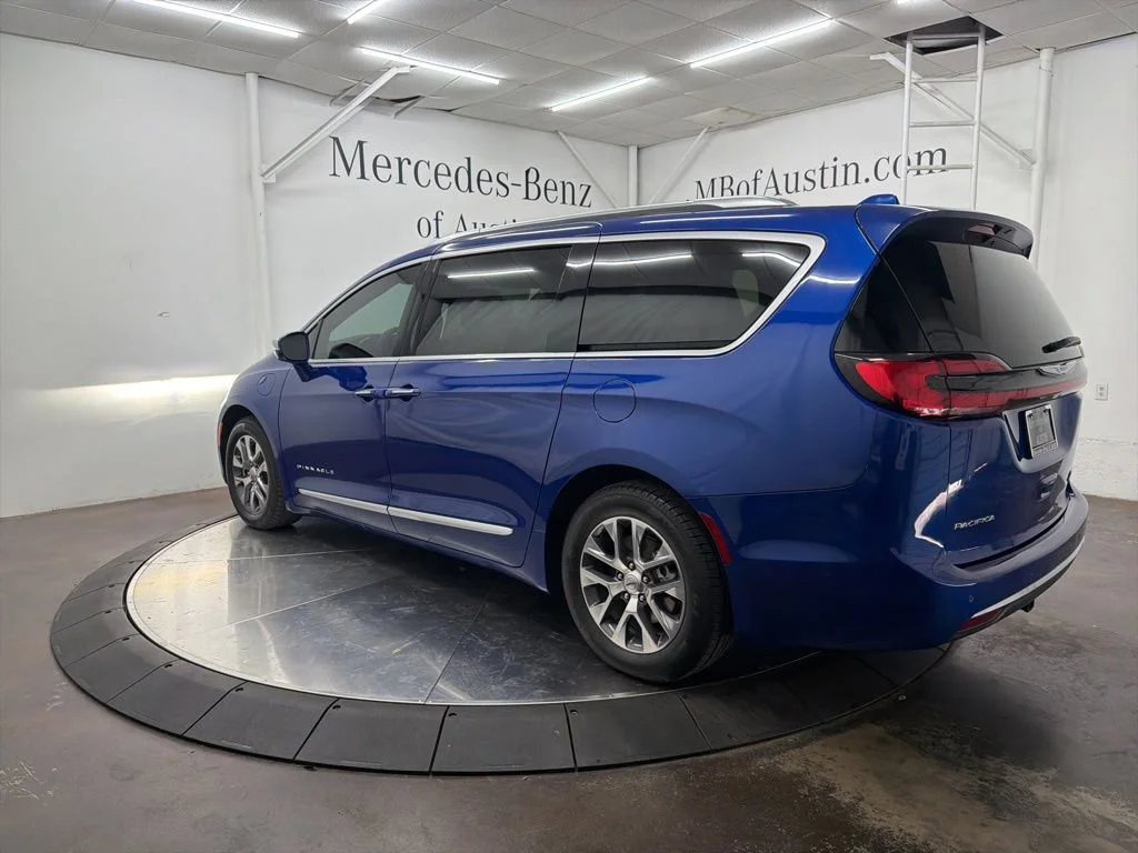 Used 2021 Blue Chrysler Pinnacle image 5