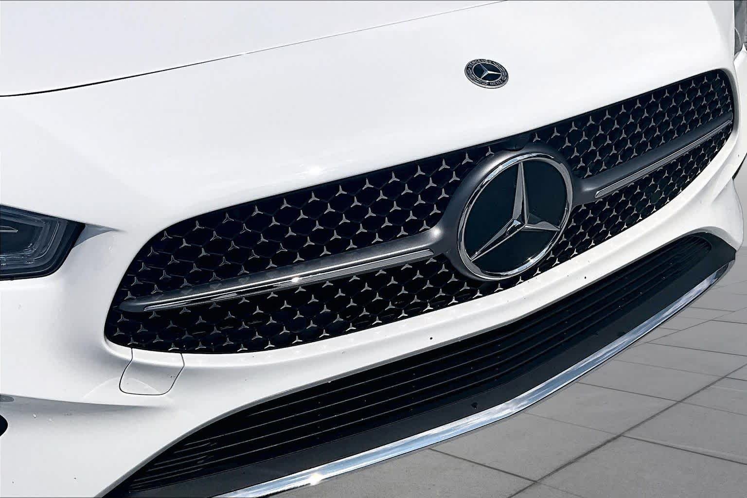 Used 2025 Polar White Mercedes-Benz CLA 250 image 30