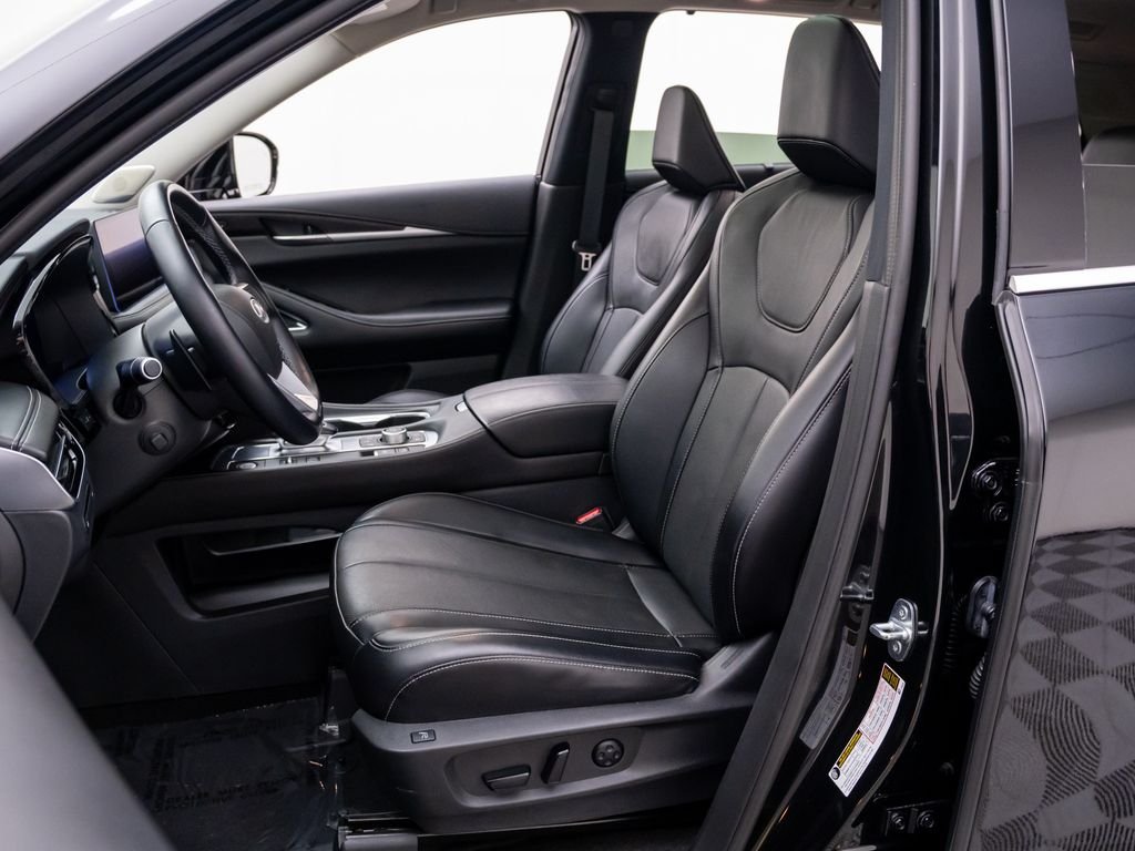 Used 2023 Mineral INFINITI Sensory image 17
