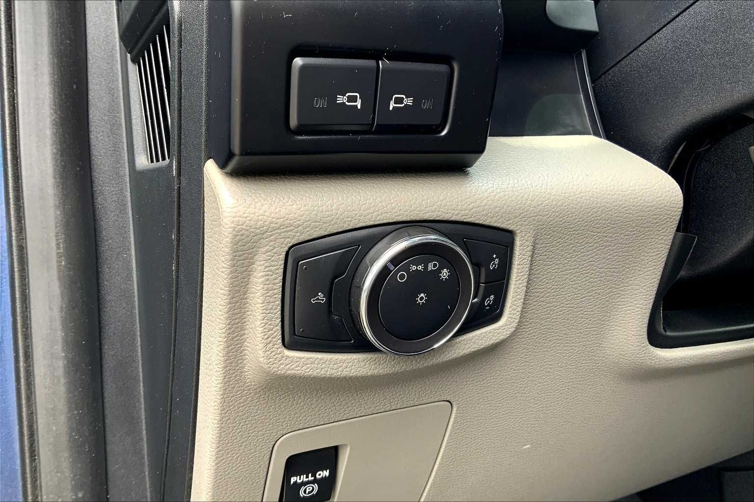Used 2018 Blue Jeans Metallic Ford XL image 66