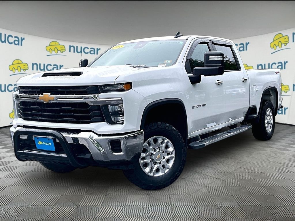 Used 2024 Summit White Chevrolet LT image 3
