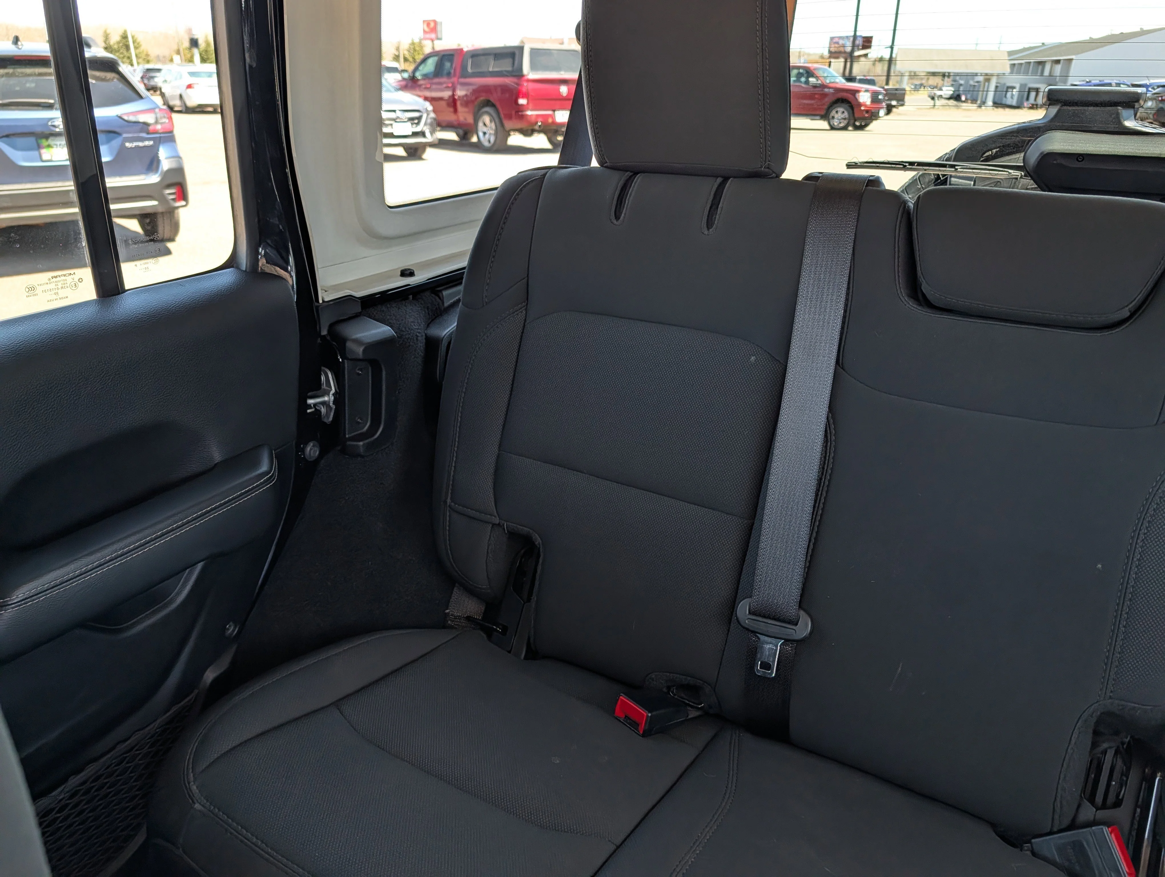 Used 2021 Black Clearcoat Jeep Unlimited Sahara image 12
