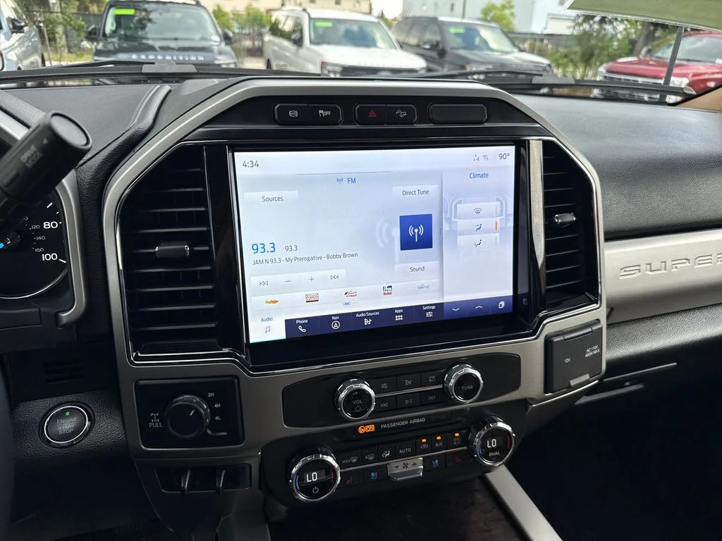 Certified Used 2022 White Ford Lariat image 20