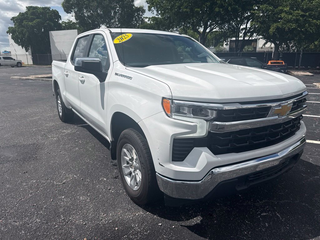 Used 2025 White Chevrolet LT image 1