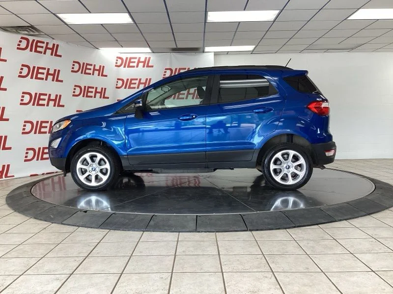 Used 2020 Blue Ford SE image 4