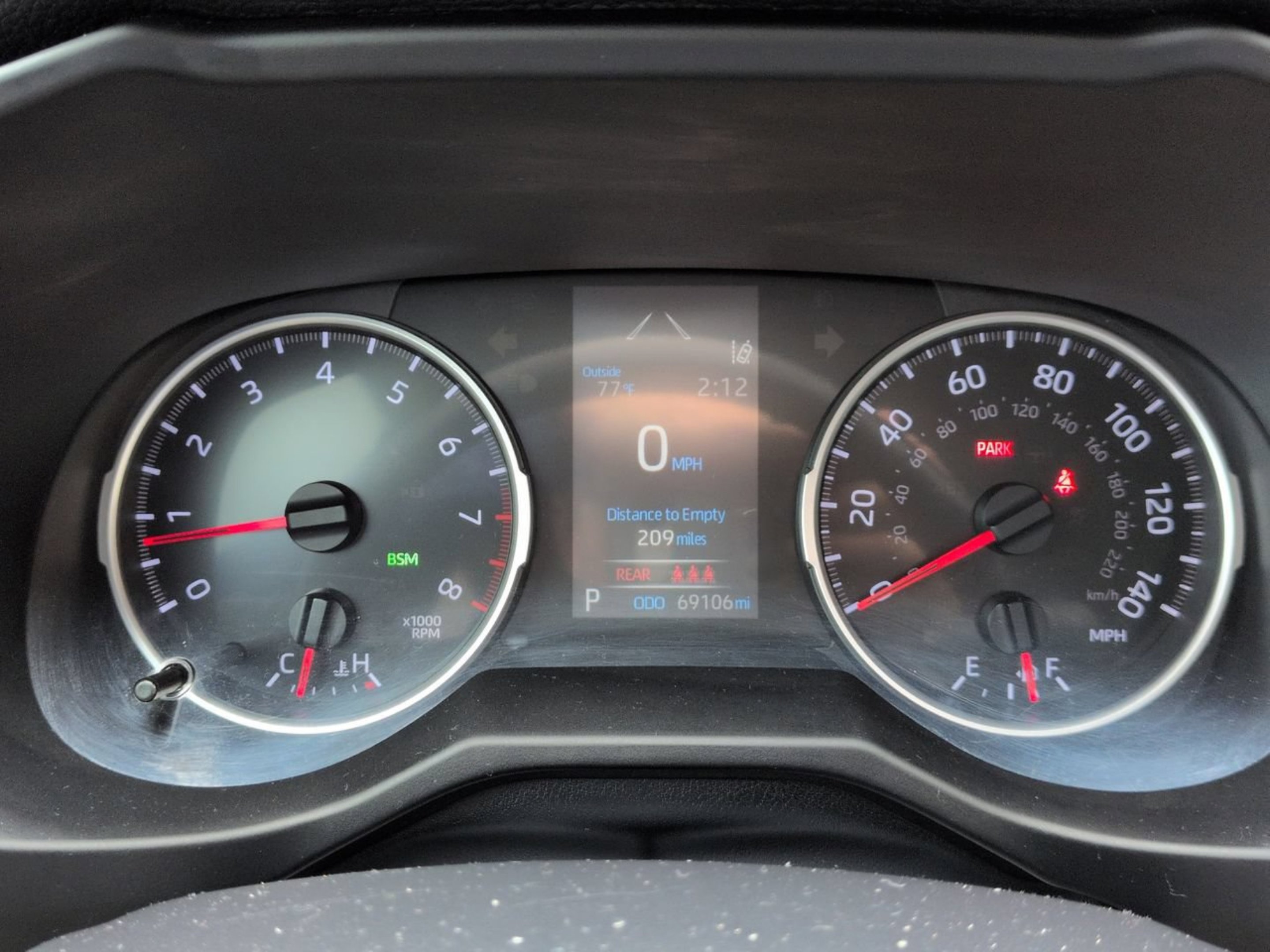 Used 2021 Silver Sky Metallic Toyota XLE Premium image 26