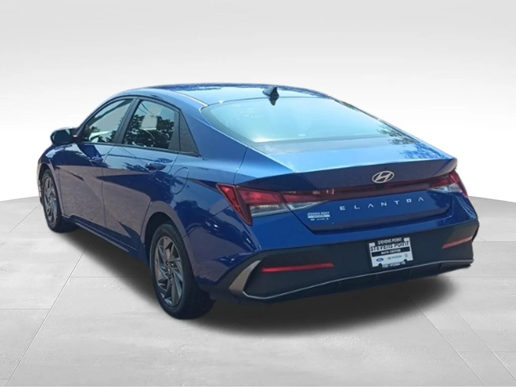 Used 2024 Intense Blue Hyundai SEL image 4