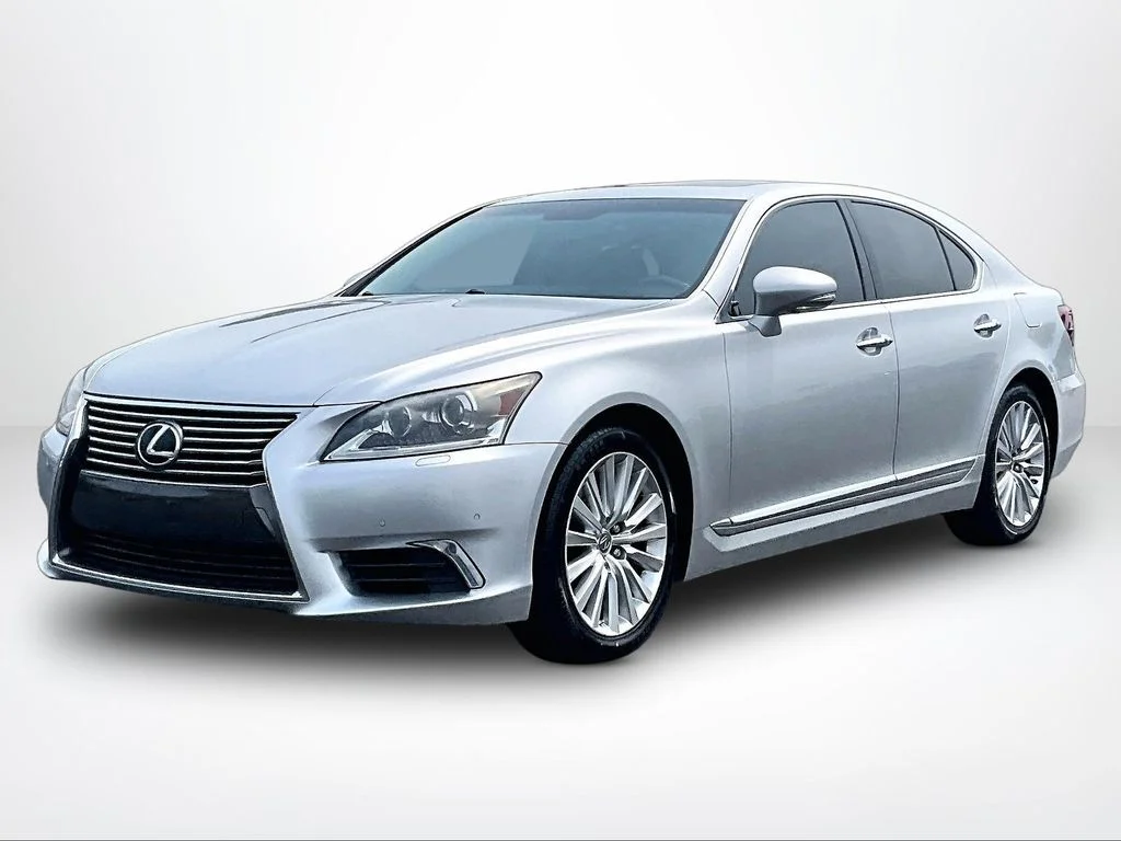 Used 2014 Silver Lexus 460 image 36