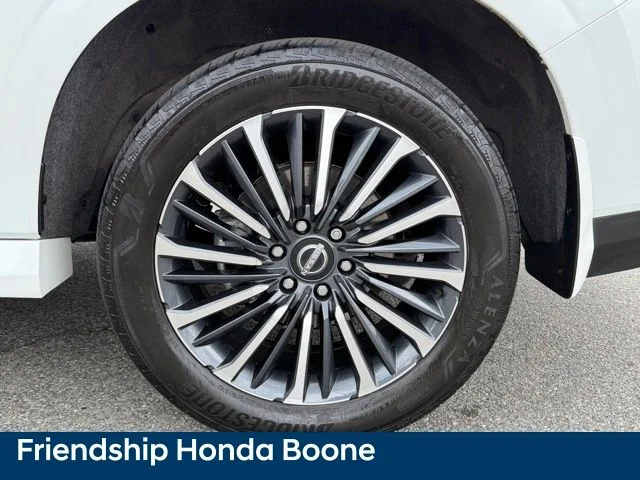 Used 2025 White Nissan Platinum Reserve image 9