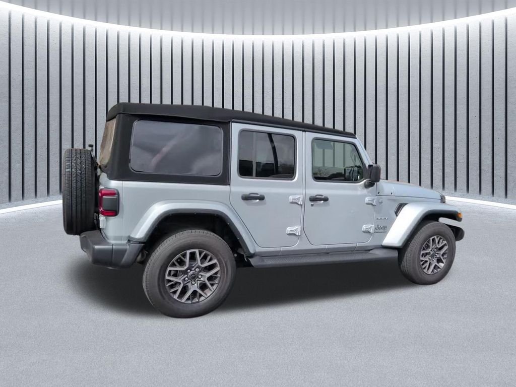 Used 2024 Silver Jeep Sahara image 7