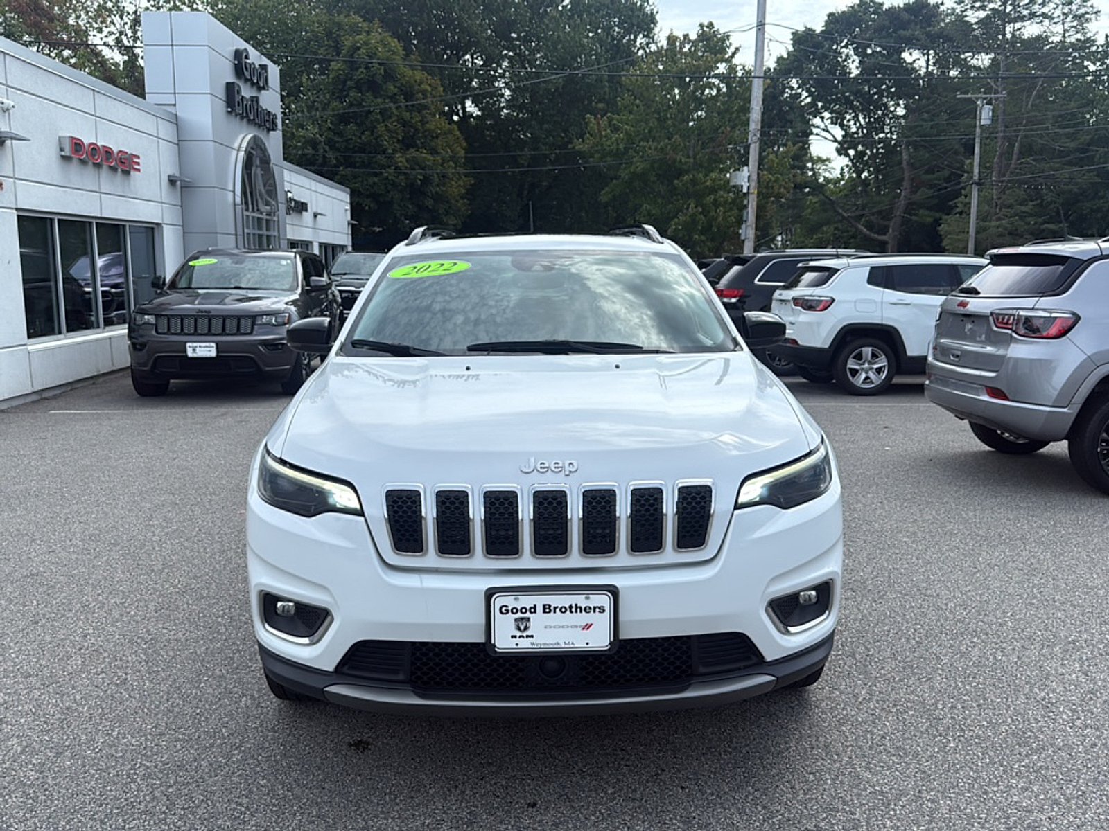Used 2022 Bright White Clearcoat Jeep Limited 4x4 image 2