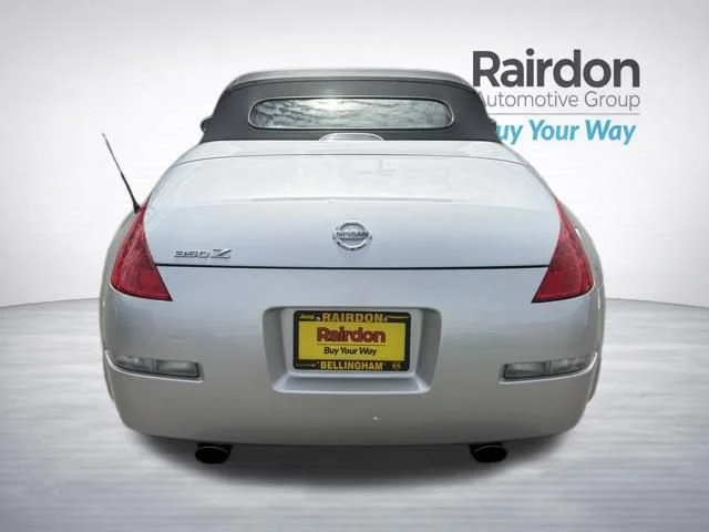 Used 2007 Silver Alloy Metallic Nissan Touring image 5
