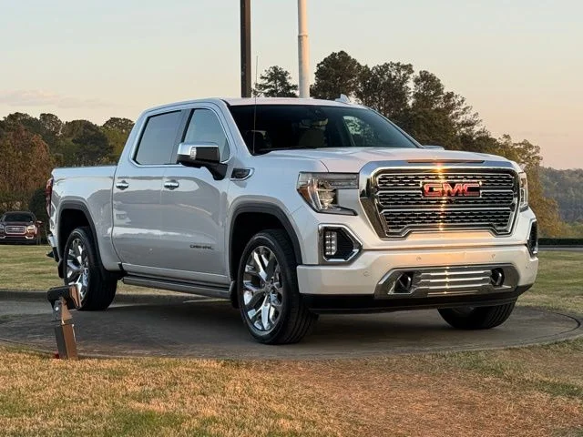 2020 GMC Sierra 4WD Crew Cab Short Box Denali's photo
