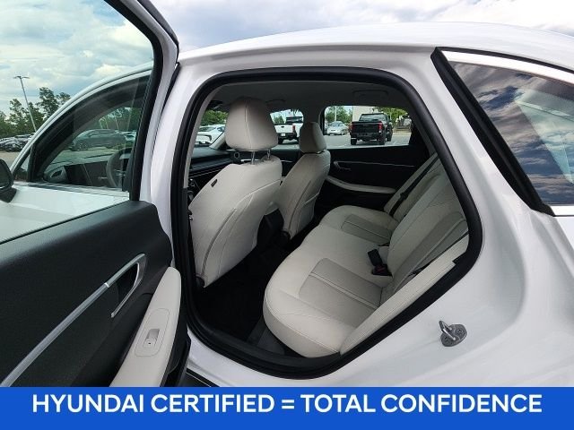 Certified Used 2025 White Hyundai SE image 25