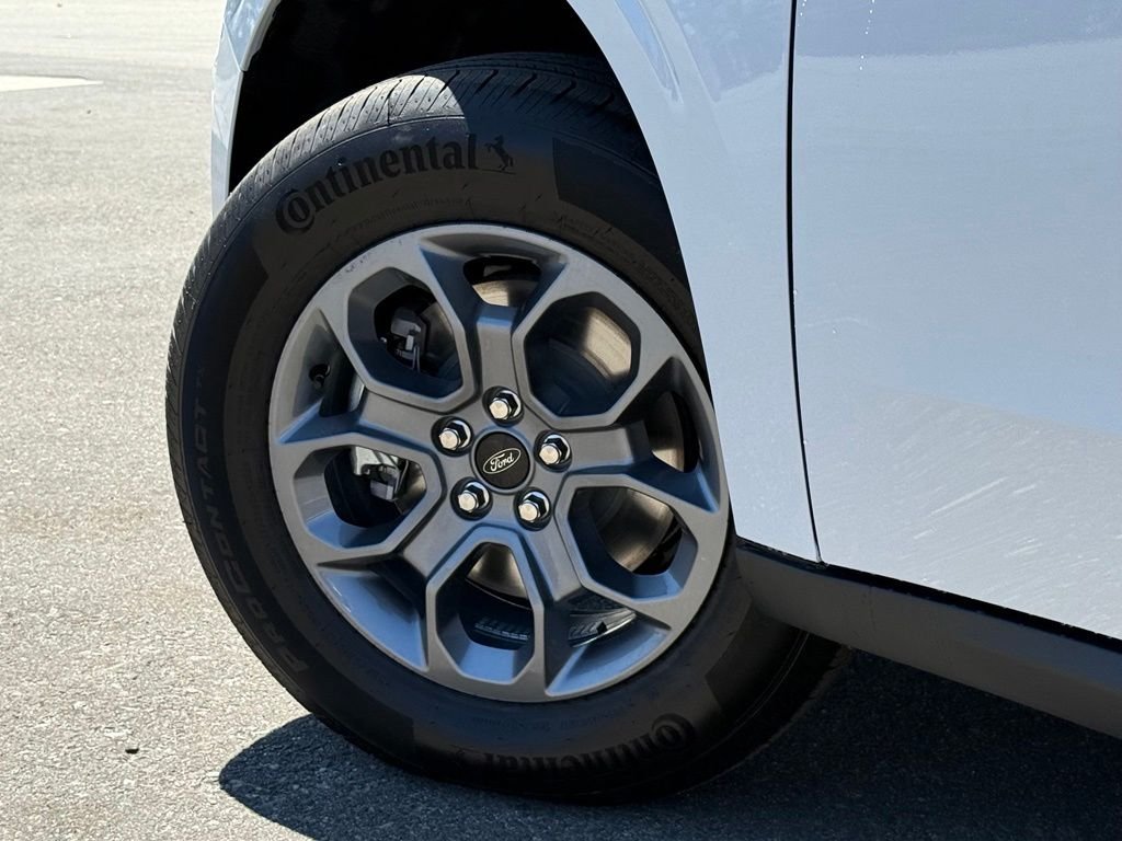 New 2026 Space White Metallic Ford XLT image 15