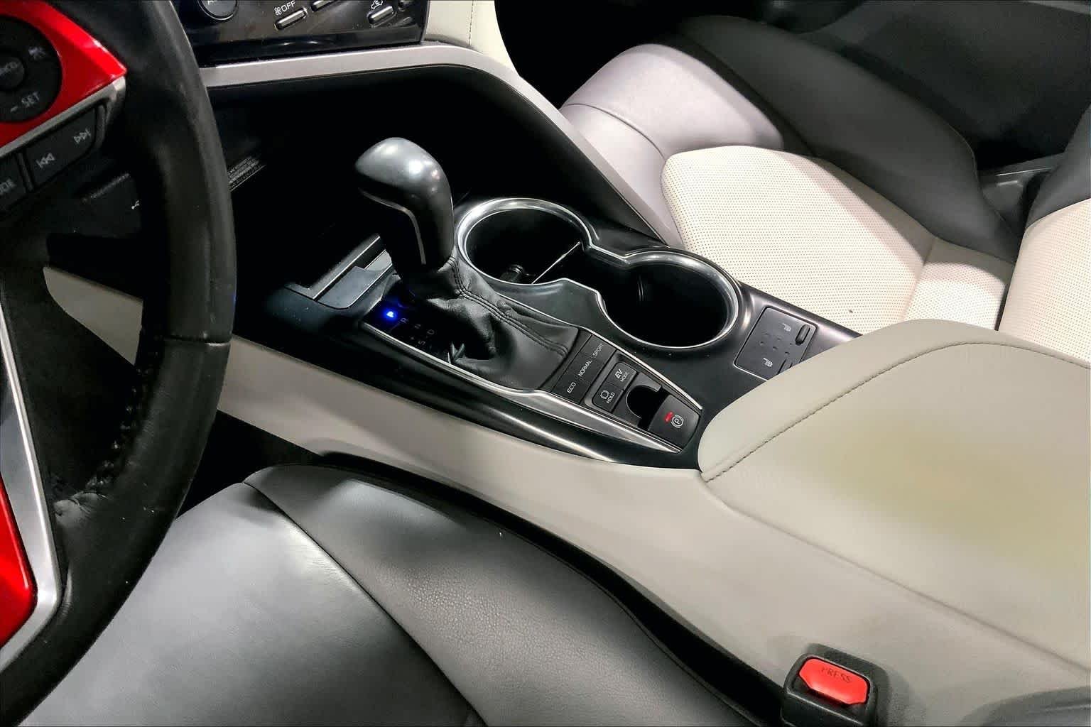 Certified Used 2020 Celestial Silver Metallic Toyota Hybrid XLE image 17